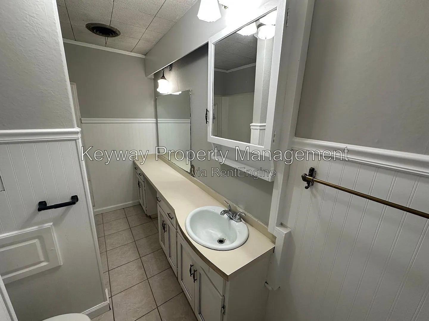 2 bed, 1.0 bath, 1025 sqft, $1,250 — Photo 2