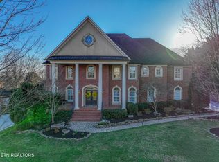 1837 Regents Park Rd, Knoxville, TN 37922