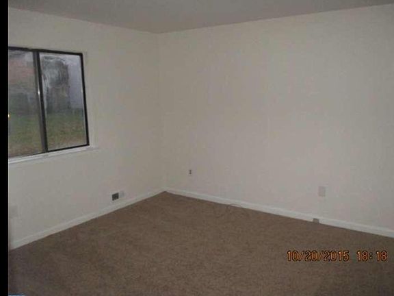 3rd image of 513 Lindsey Ct