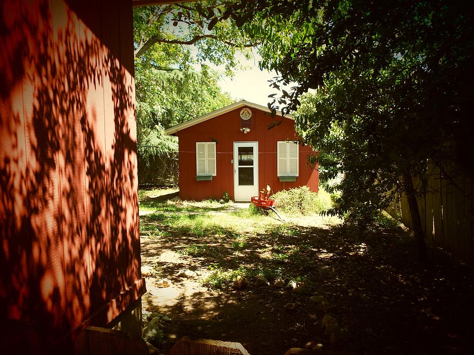 Detached Single Garage or Workshop