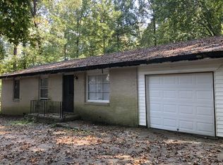 8383 Lake Dr, Snellville, GA 30039