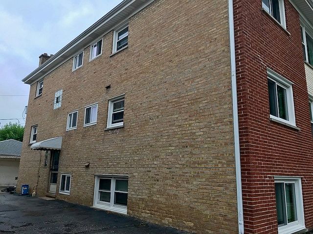 2nd image of 8161 Smith Ln