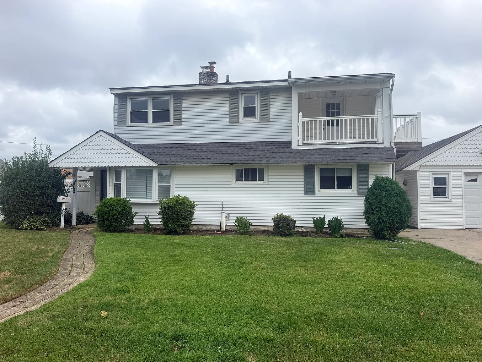 5 bed, 1700 sqft, $4,900 — Photo 1