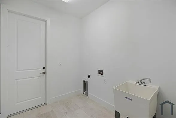 211 NW 25th Ave — Photo 45