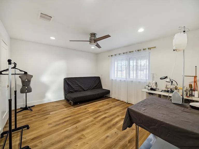 6321 Deerwood Rd — Photo 23