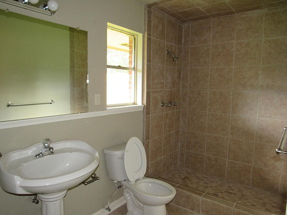 4th image of 1026 Brock Dr