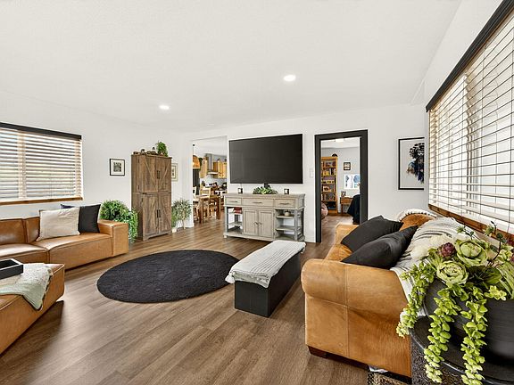 4th image of 2315 NE Foothill Blvd