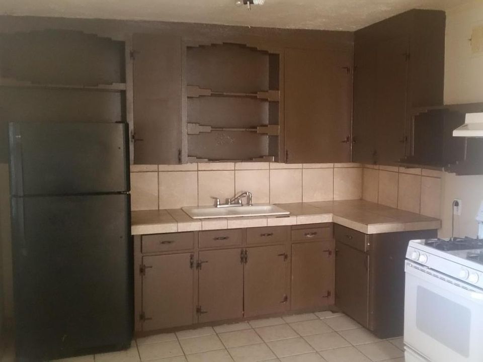 1st image of 2745 W Mackenzie Dr