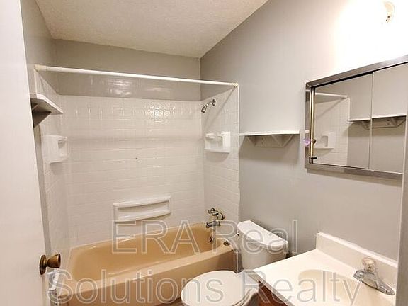 5th image of 1722 Burlington Ave