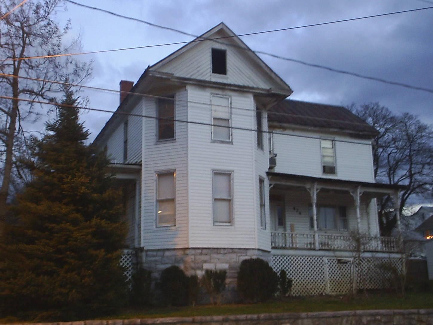 424 N Massanutten St APT 1, Strasburg, VA 22657 Zillow