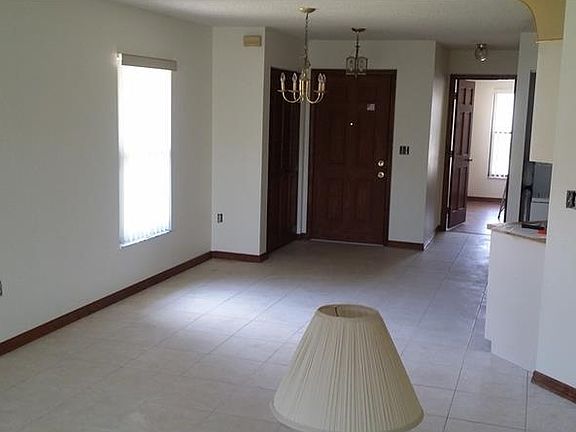4th image of 373 Cocoa Ct