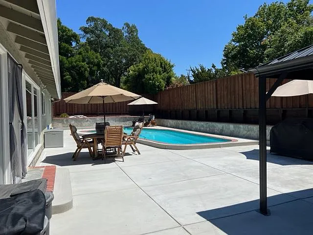 553 Bonita Ave — Photo 8