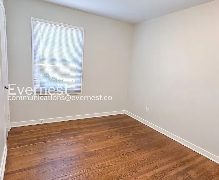 5725 Avenue O — Photo 12