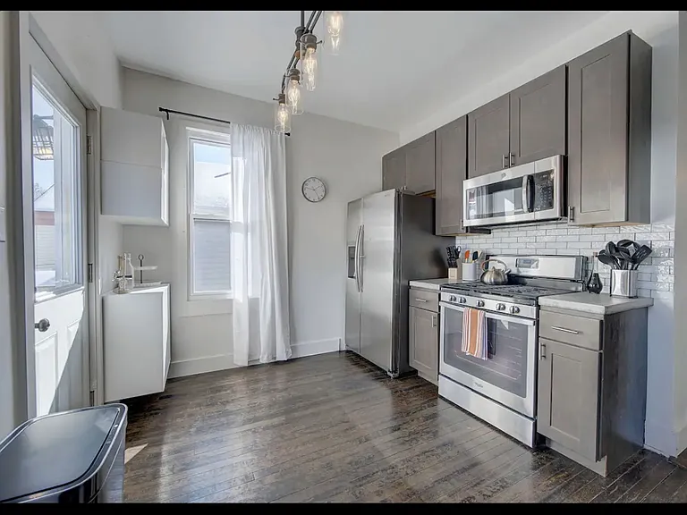 1534 N Cass St #A — Photo 1