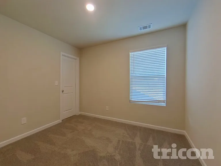 114 Highland Dr — Photo 10