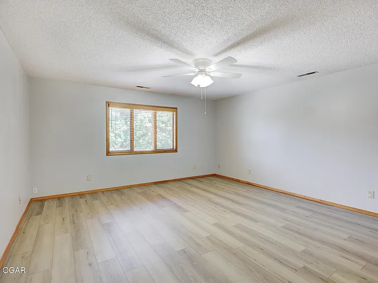 416 W Spring St #1 — Photo 10