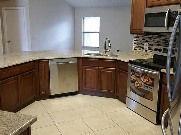 4th image of 4244 Barnsley Dr