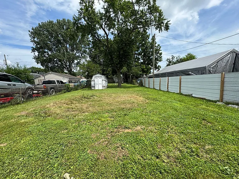 2342 E Legrande Ave — Photo 25