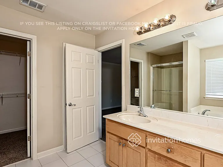 909 Lakeside Ct — Photo 11