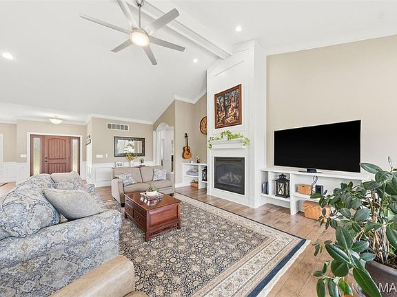 5th image of 673 Royal Oak Ct