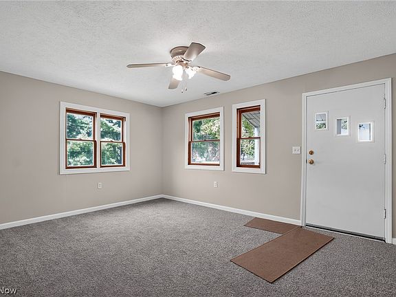 4th image of 1112 Danforth Rd