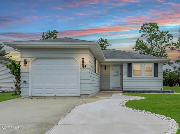 45 Bonaire Drive, Toms River, NJ 08757