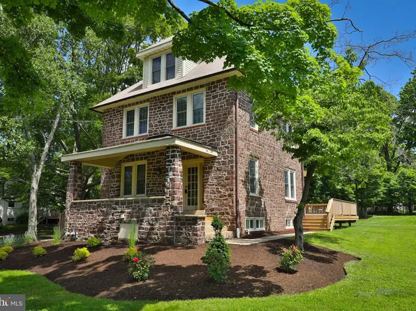 509 W Walnut St, North Wales, PA 19454