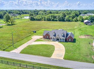 420 NW 5th St, Pryor, OK 74361