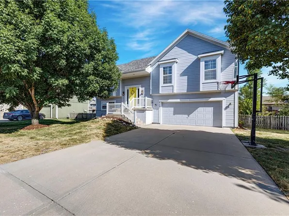713 S Meadowbrook St, Gardner, KS 66030