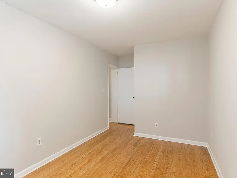 1600 W 10th St #1 — Photo 12