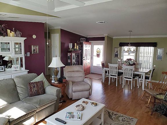 4th image of 7 Tobias Ln