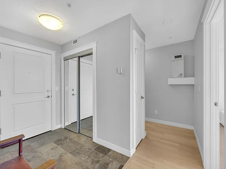 725 4th St NE #309 — Photo 25