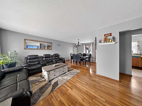3rd image of 1416 Brookwood Dr