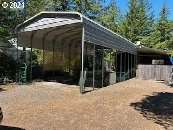 257 Outer Dr, Florence, OR 97439