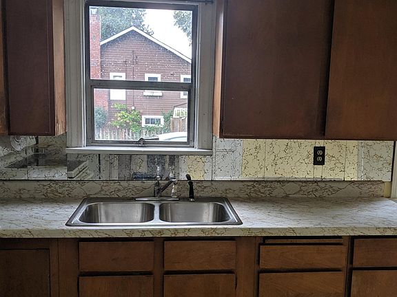 3rd image of 10301 Interlake Ave N