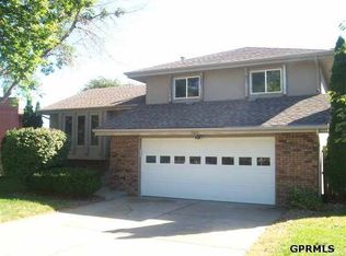 9605 S 24th St, Bellevue, NE 68147