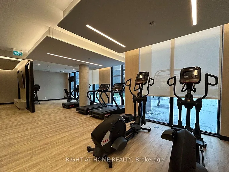 2020 Bathurst St #812 — Photo 21