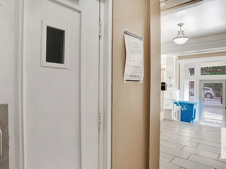 621 Taylor St — Photo 20