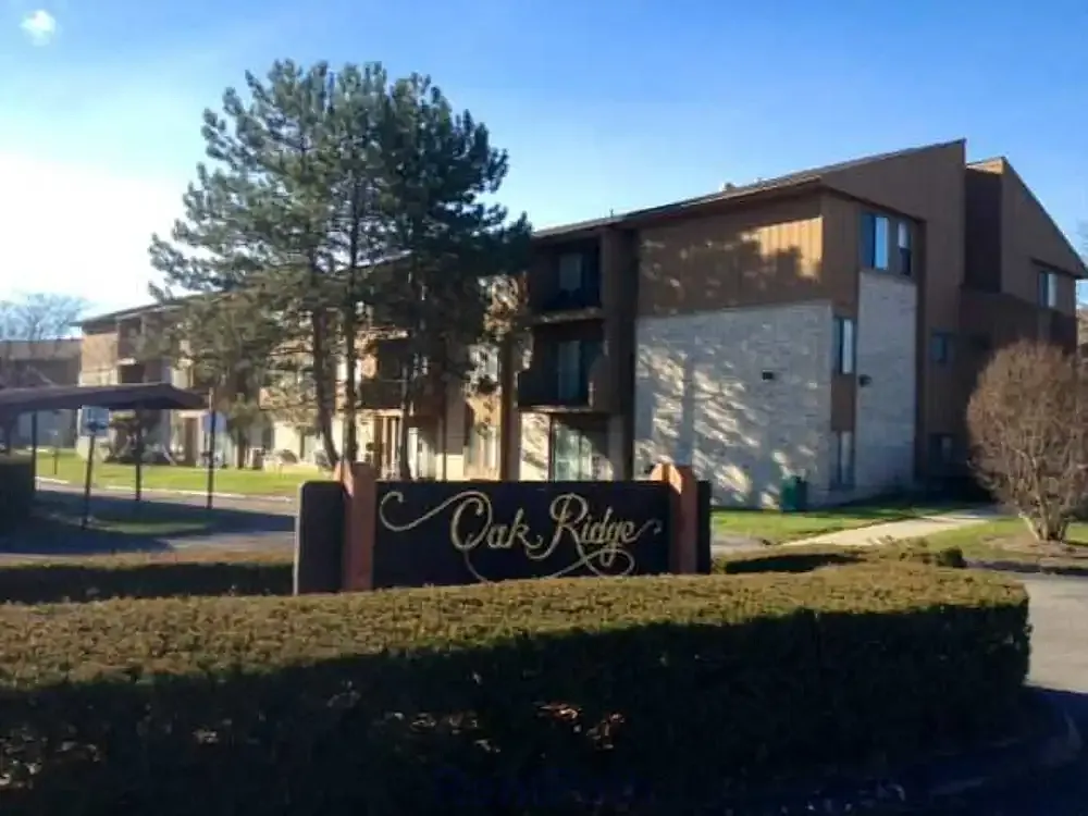 Oak Ridge Apartments — Photo 1