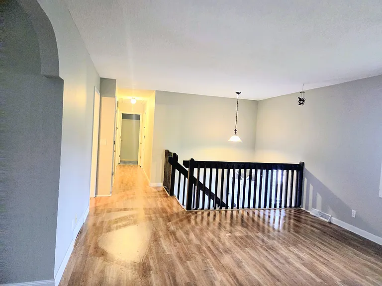 16024 Arbor St — Photo 3
