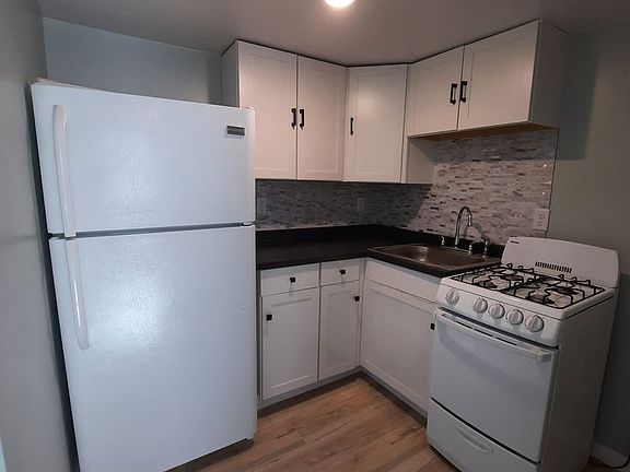 4th image of 725 West St APT 3