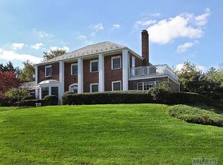 63 Sussex Dr, Manhasset, NY 11030