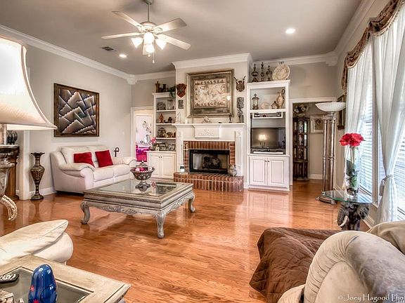 3rd image of 200 Heritage Dr
