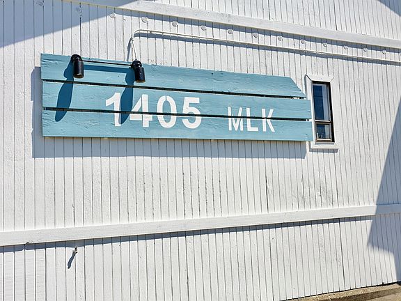 5th image of 1405 Martin Luther King Jr Way #2