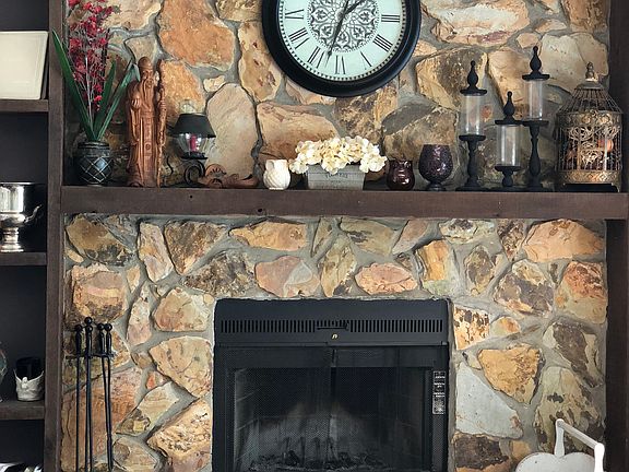 4th image of 1510 Carter Oaks Dr