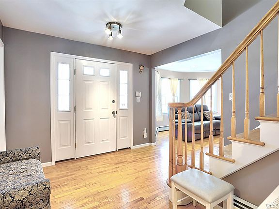 4th image of 27 Red Schoolhouse Road