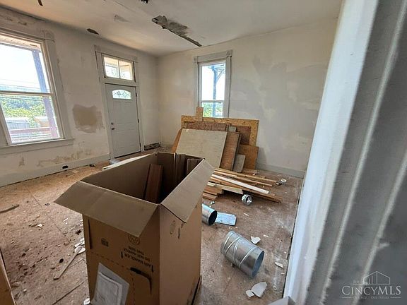 4th image of 2450 River Rd