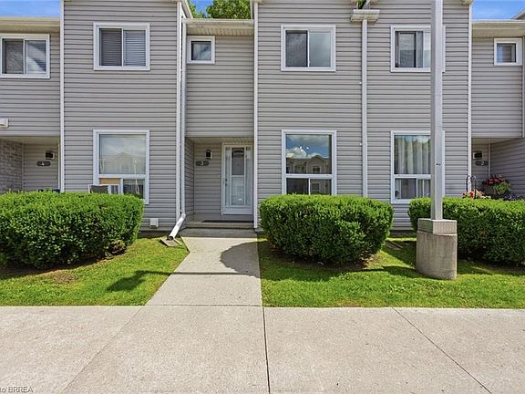 4th image of 476 Grey St #3