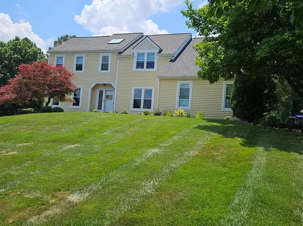 422 S Saddlebrook Cir, Chester Springs, PA 19425