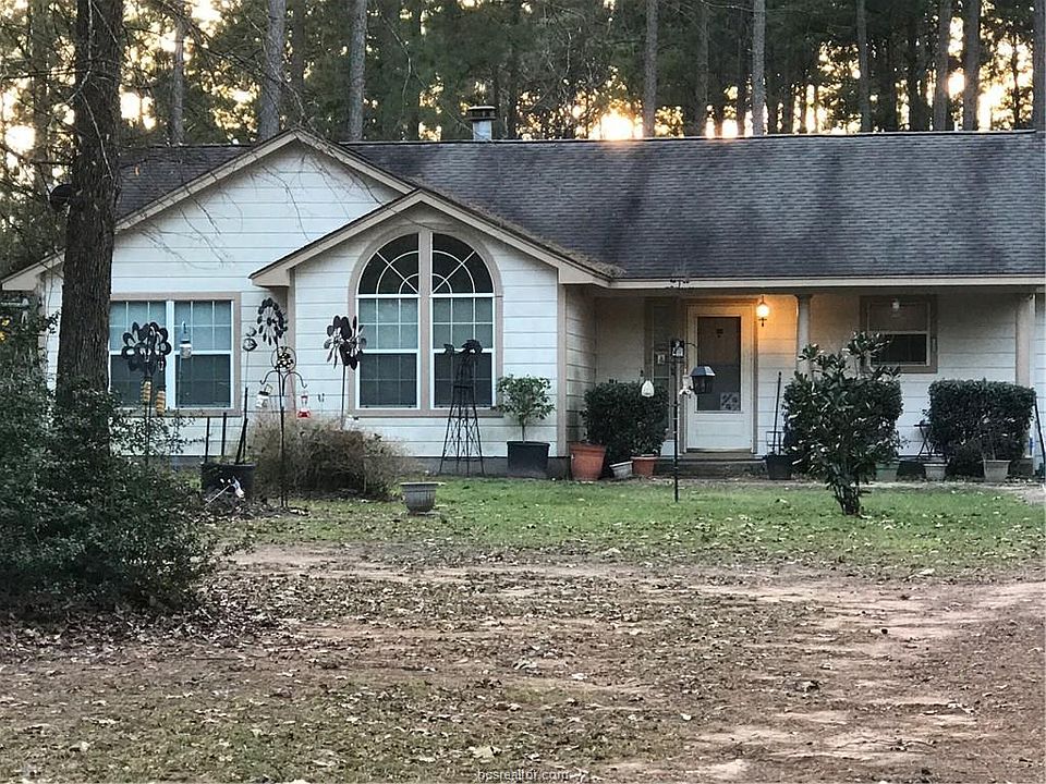 1st image of 240 Oak Hollow Blvd